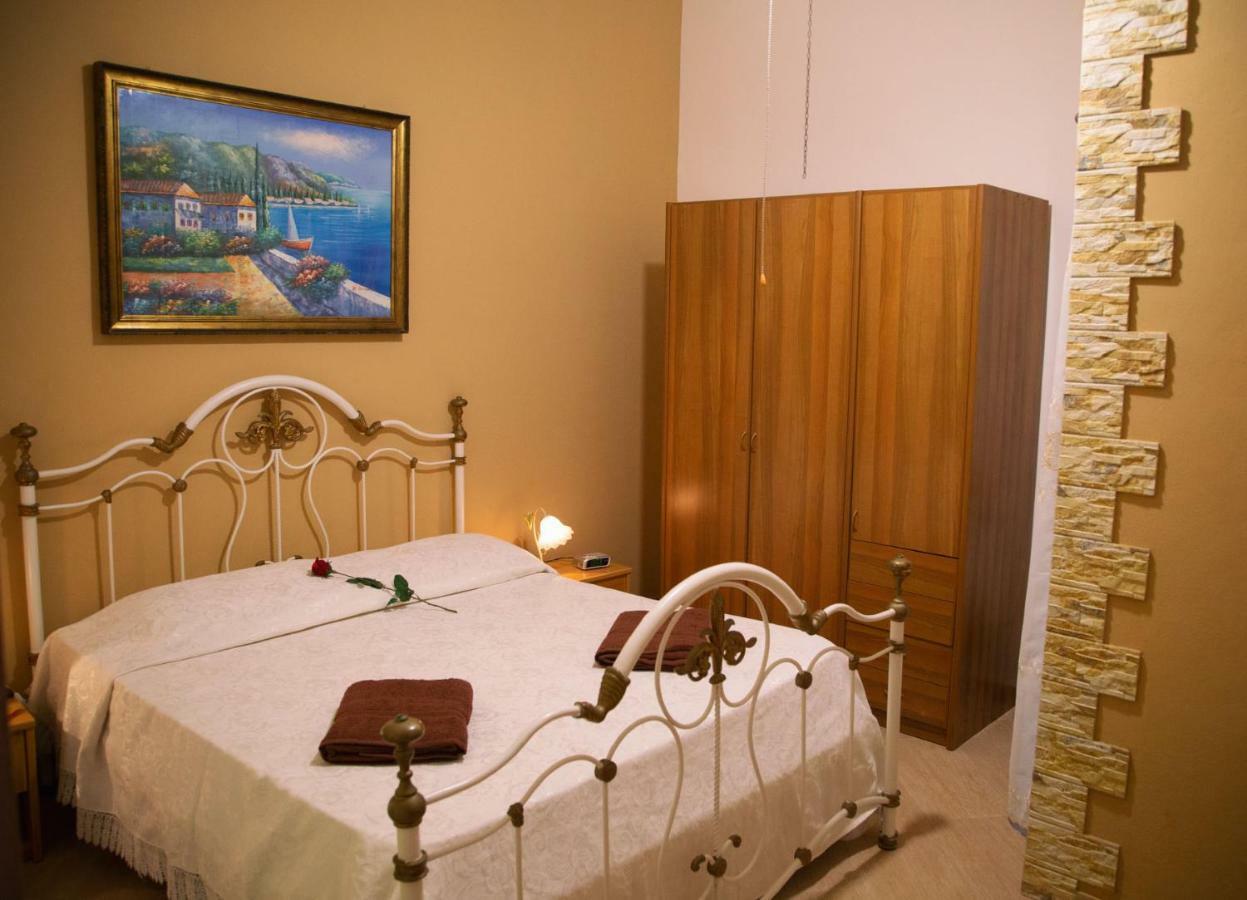 B&B Il Girasole Balestrate ภายนอก รูปภาพ